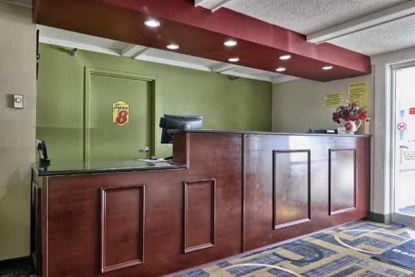 Super 8 by Wyndham Bangor image 24