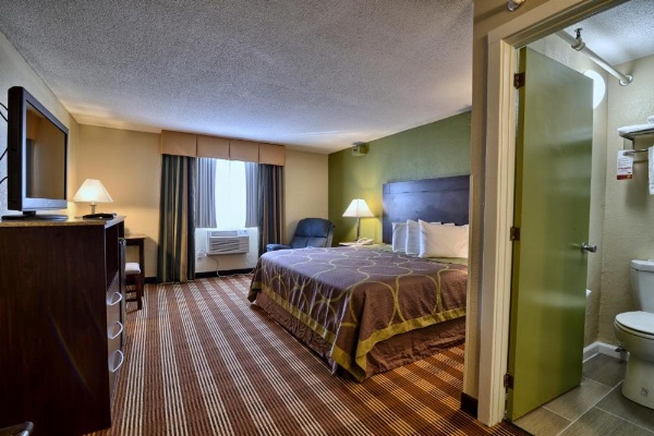 Super 8 by Wyndham Bangor image 25
